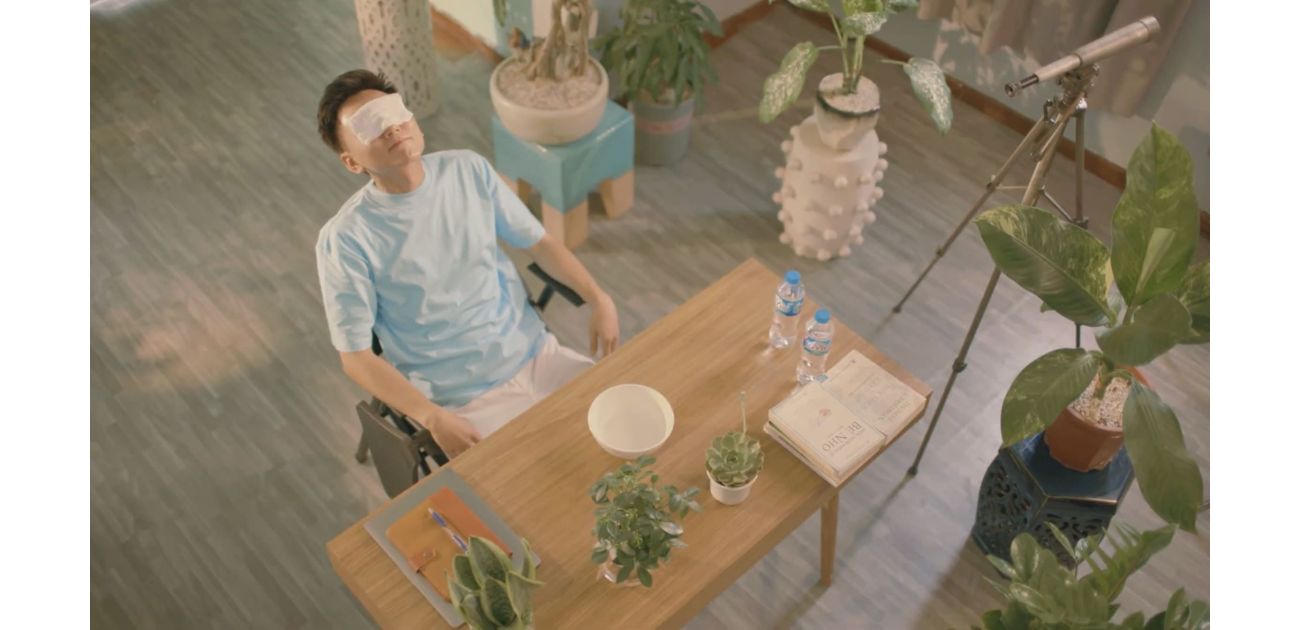 Thực hành bí quyết mat-xa mắt của Khoai Lang Thang