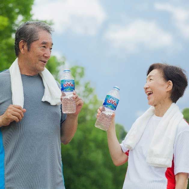 Nước uống và những lưu ý với người cao tuổi