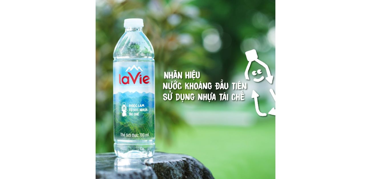 Nước khoáng La Vie dùng chai nhựa tái chế, góp phần thúc đẩy kinh tế tuần hoàn